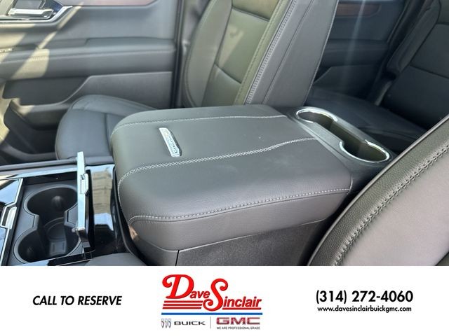 GMC Yukon XL Vehicle Full-screen Gallery Image 21