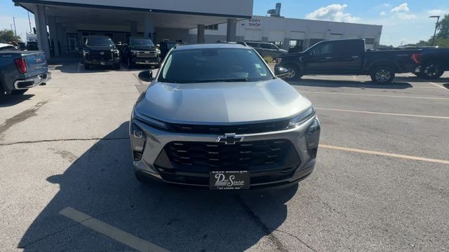 Chevrolet Trax Vehicle Full-screen Gallery Image 03