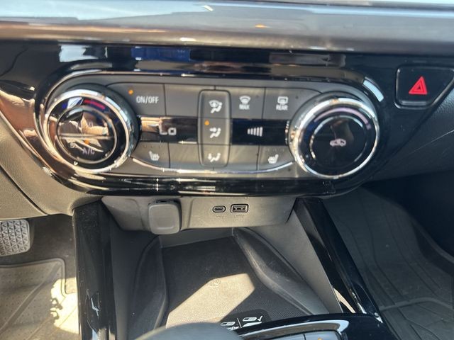 Chevrolet Trax Vehicle Full-screen Gallery Image 21