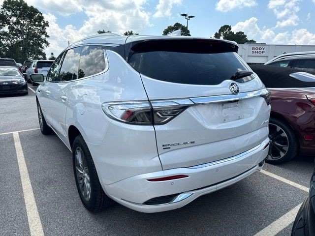 Buick Enclave Vehicle Full-screen Gallery Image 10