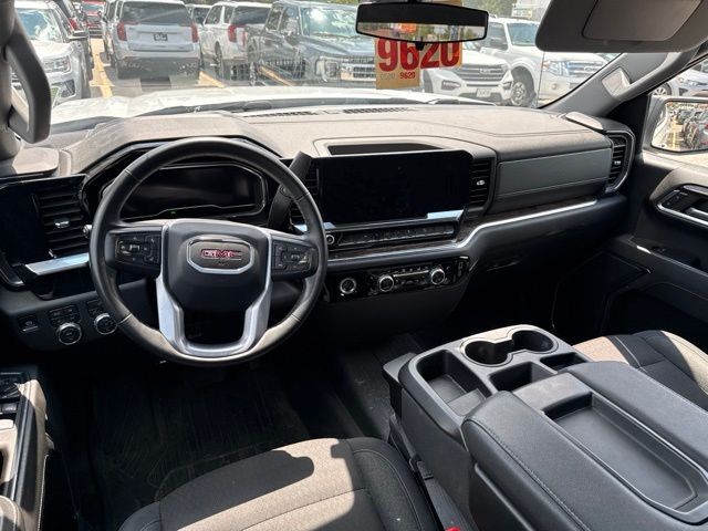 GMC Sierra 1500 Vehicle Full-screen Gallery Image 11