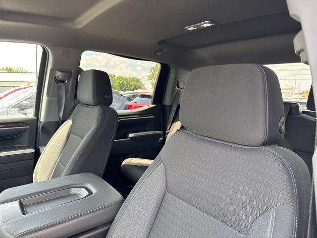 GMC Sierra 1500 Vehicle Full-screen Gallery Image 14
