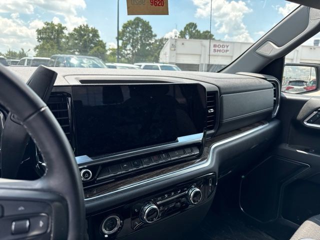 GMC Sierra 1500 Vehicle Full-screen Gallery Image 17