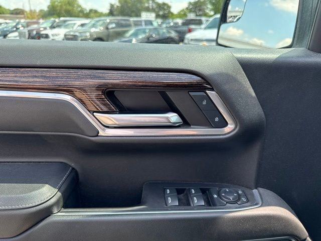 GMC Sierra 1500 Vehicle Full-screen Gallery Image 18