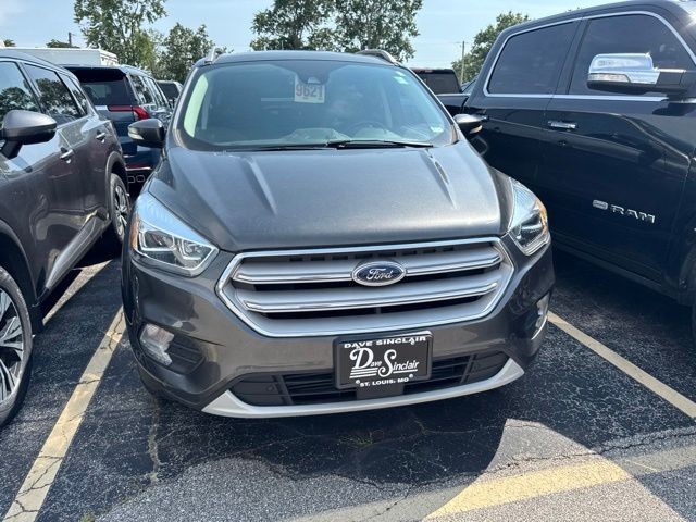 Ford Escape Vehicle Full-screen Gallery Image 03