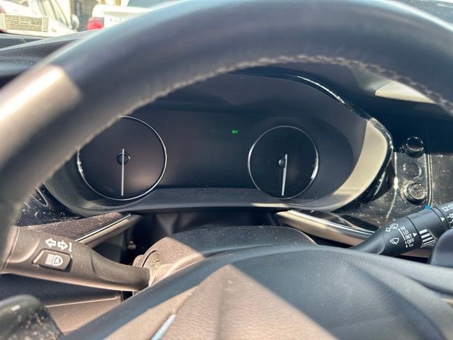 Buick Envision Vehicle Full-screen Gallery Image 10