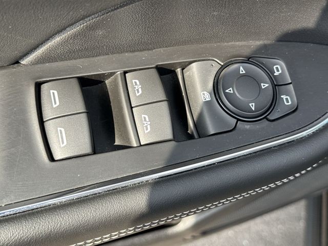 Buick Envision Vehicle Full-screen Gallery Image 26