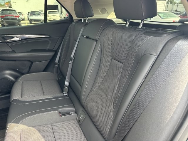 Buick Envision Vehicle Full-screen Gallery Image 27