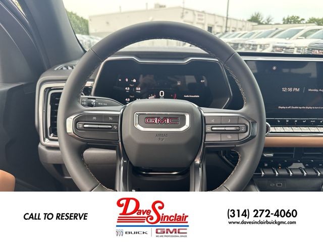 GMC Canyon Vehicle Full-screen Gallery Image 14