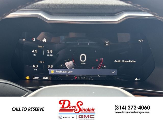 GMC Canyon Vehicle Full-screen Gallery Image 15