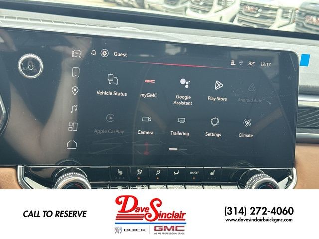 GMC Canyon Vehicle Full-screen Gallery Image 16