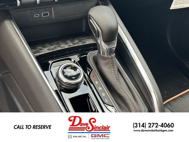 GMC Canyon Vehicle Full-screen Gallery Image 20