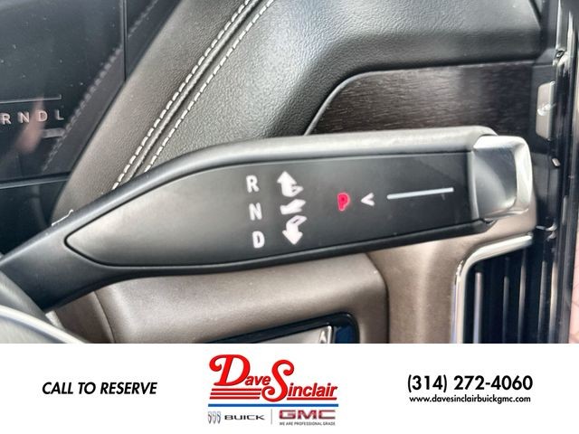 GMC Yukon XL Vehicle Full-screen Gallery Image 16