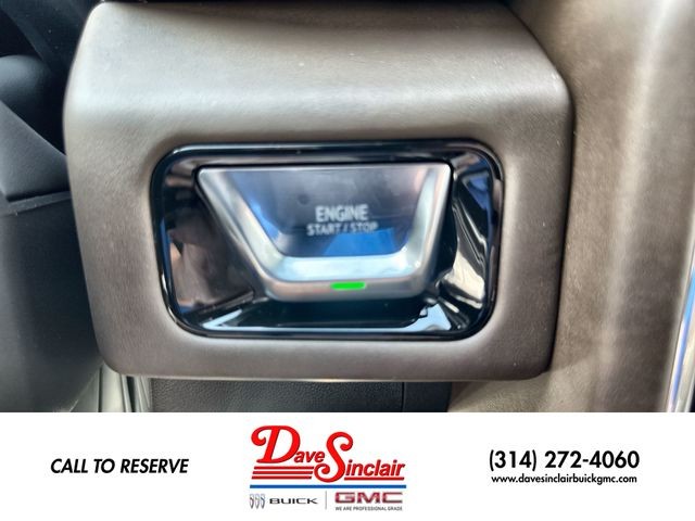 GMC Yukon XL Vehicle Full-screen Gallery Image 17