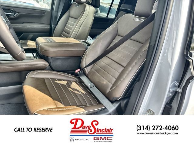 GMC Yukon XL Vehicle Full-screen Gallery Image 20