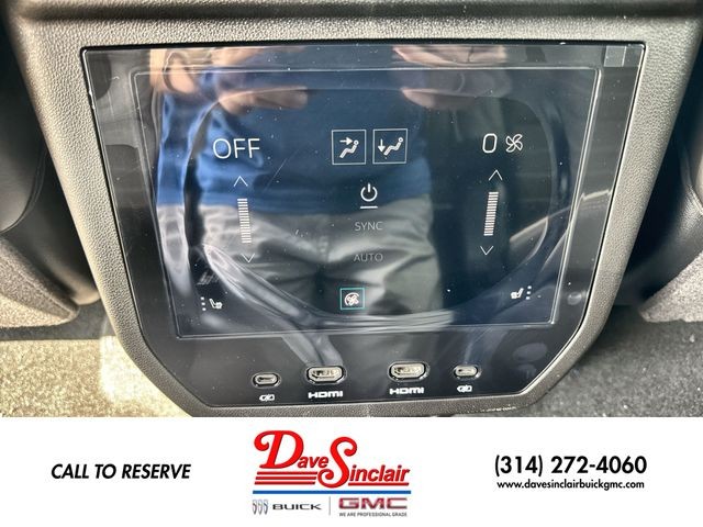 GMC Yukon XL Vehicle Full-screen Gallery Image 22