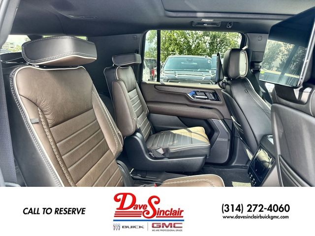 GMC Yukon XL Vehicle Full-screen Gallery Image 28