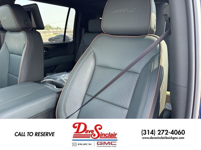 GMC Yukon XL Vehicle Full-screen Gallery Image 11