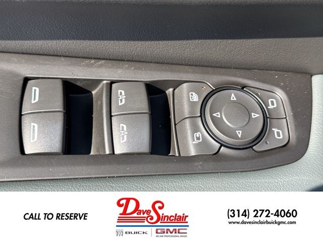 GMC Yukon XL Vehicle Full-screen Gallery Image 13
