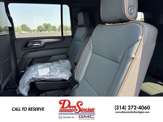 GMC Yukon XL Vehicle Full-screen Gallery Image 23