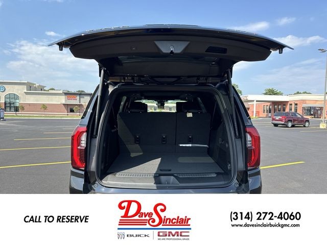 GMC Yukon XL Vehicle Full-screen Gallery Image 25