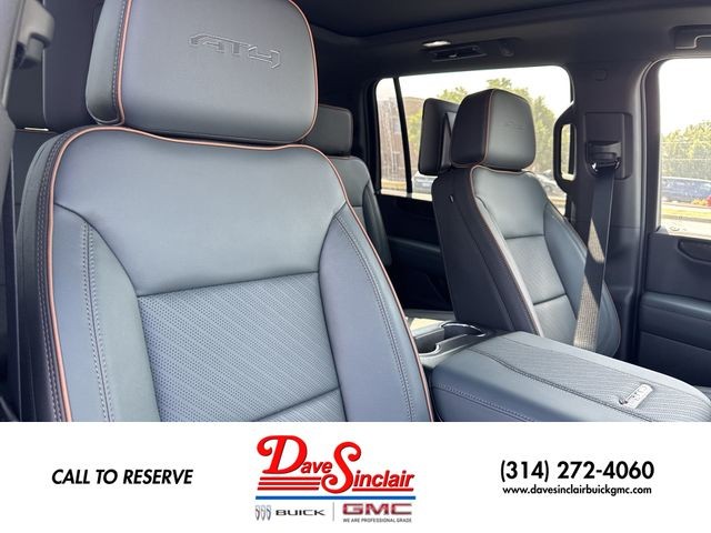 GMC Yukon XL Vehicle Full-screen Gallery Image 26
