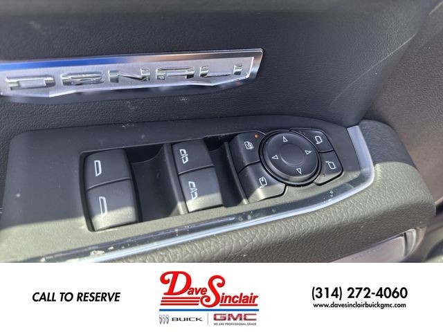 GMC Sierra 1500 Vehicle Full-screen Gallery Image 13