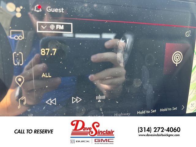 GMC Sierra 1500 Vehicle Full-screen Gallery Image 16
