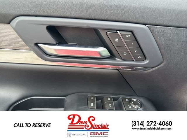 GMC Terrain Vehicle Full-screen Gallery Image 13