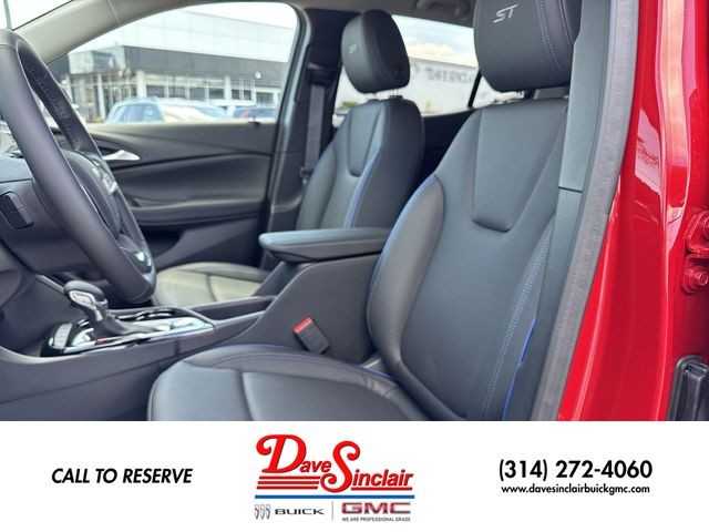 Buick Encore GX Vehicle Full-screen Gallery Image 11