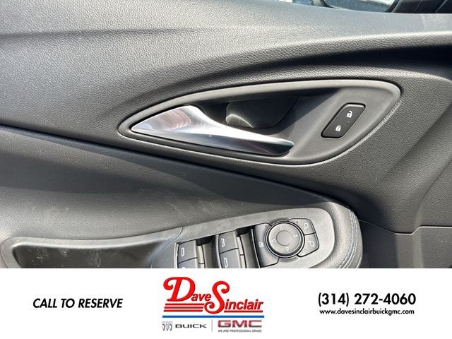 Buick Encore GX Vehicle Full-screen Gallery Image 13