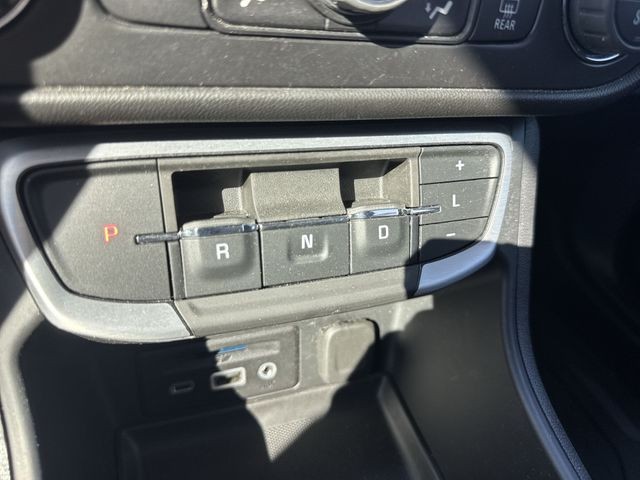 GMC Terrain Vehicle Full-screen Gallery Image 20