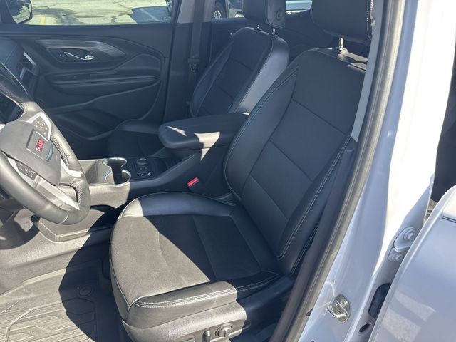 GMC Terrain Vehicle Full-screen Gallery Image 23