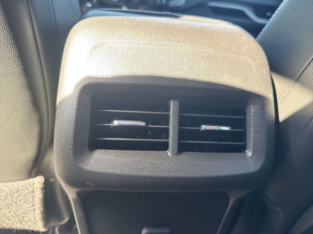 GMC Terrain Vehicle Full-screen Gallery Image 25