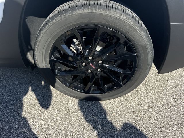 GMC Terrain Vehicle Full-screen Gallery Image 36