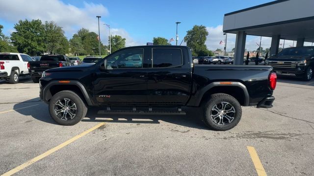 GMC Canyon Vehicle Full-screen Gallery Image 06