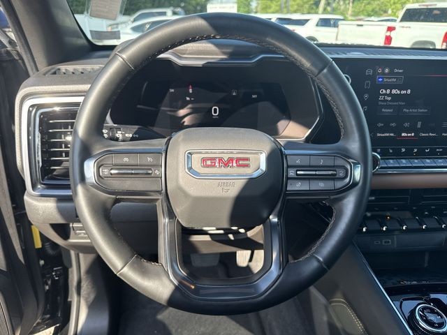 GMC Canyon Vehicle Full-screen Gallery Image 14