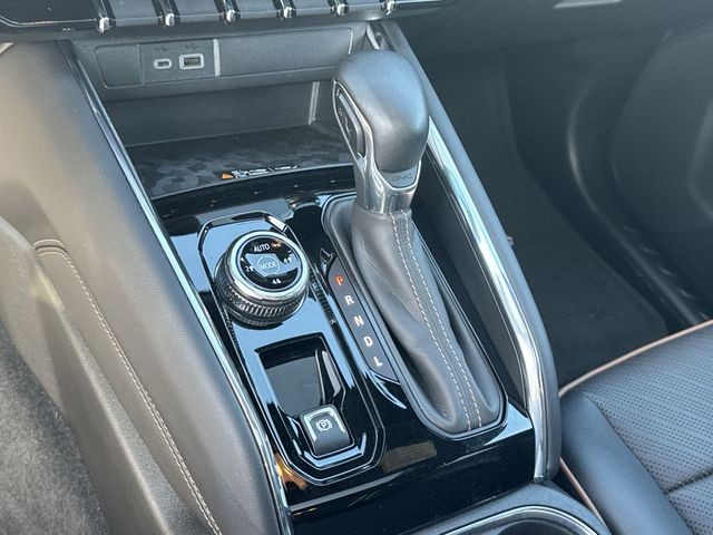 GMC Canyon Vehicle Full-screen Gallery Image 20