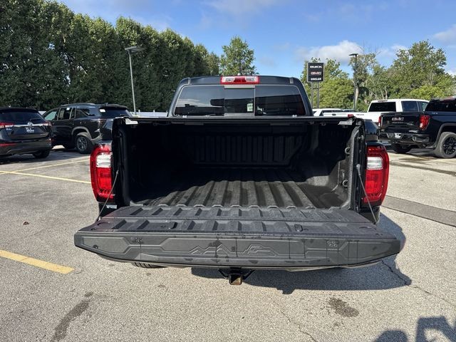 GMC Canyon Vehicle Full-screen Gallery Image 30