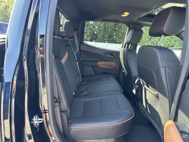 GMC Canyon Vehicle Full-screen Gallery Image 31