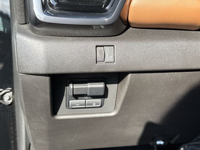 GMC Canyon Vehicle Full-screen Gallery Image 39