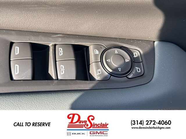 GMC Yukon XL Vehicle Full-screen Gallery Image 13