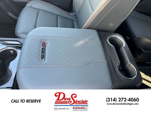 GMC Yukon XL Vehicle Full-screen Gallery Image 21