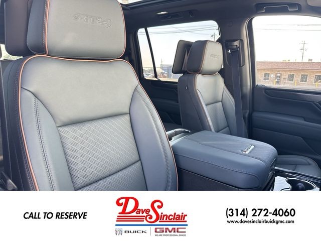 GMC Yukon XL Vehicle Full-screen Gallery Image 26