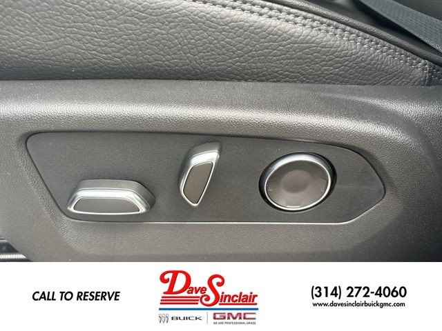 GMC Sierra 1500 Vehicle Full-screen Gallery Image 12