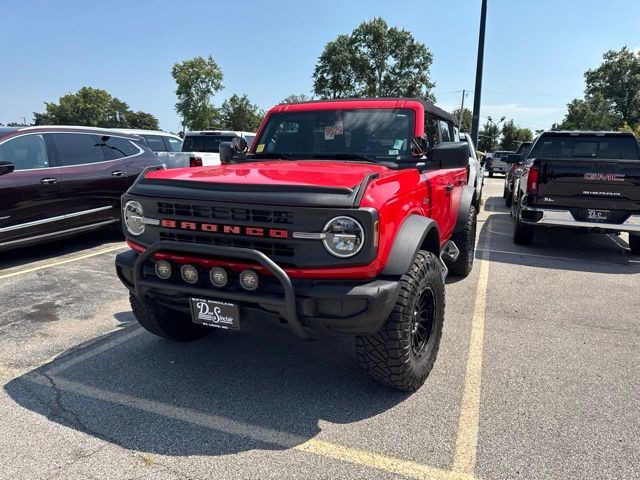 Ford Bronco Vehicle Full-screen Gallery Image 02