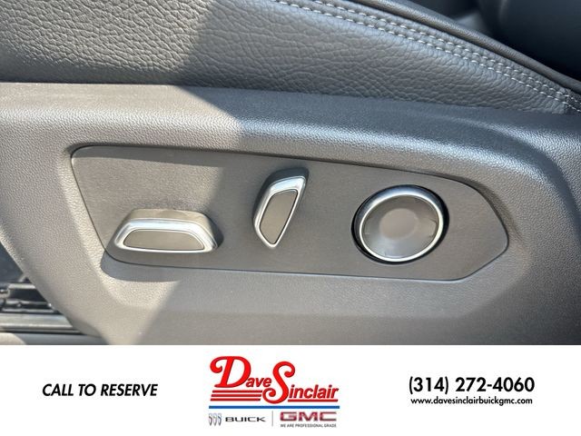 GMC Sierra 1500 Vehicle Full-screen Gallery Image 12