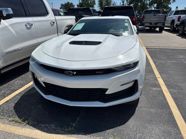Chevrolet Camaro Vehicle Full-screen Gallery Image 02