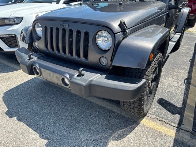 Jeep Wrangler Unlimited Vehicle Full-screen Gallery Image 03
