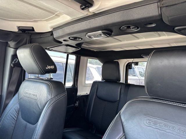 Jeep Wrangler Unlimited Vehicle Full-screen Gallery Image 14